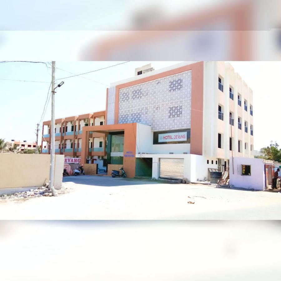 Hotel Devang Dwārka Bagian luar foto