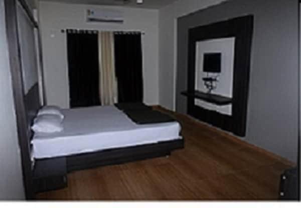 Hotel Devang Dwārka Bagian luar foto