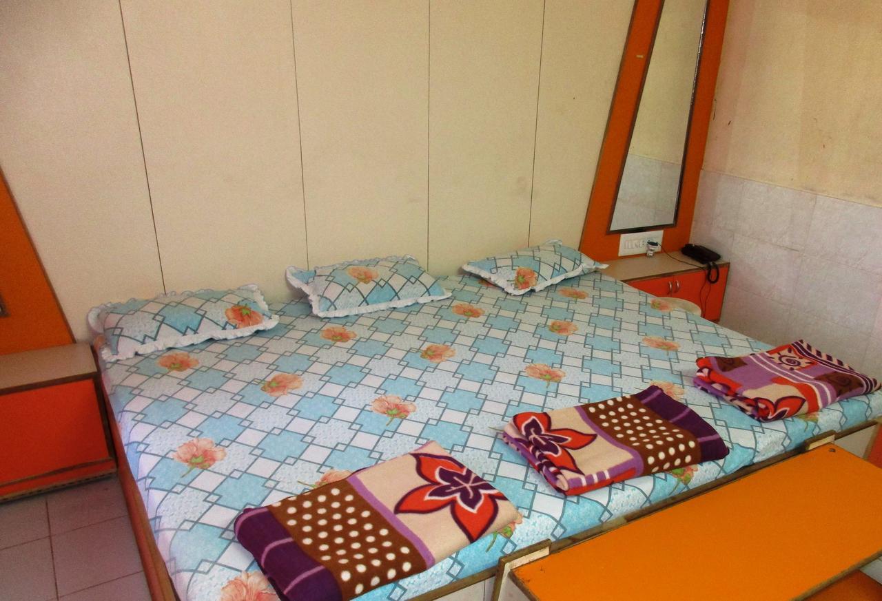Hotel Devang Dwārka Bagian luar foto