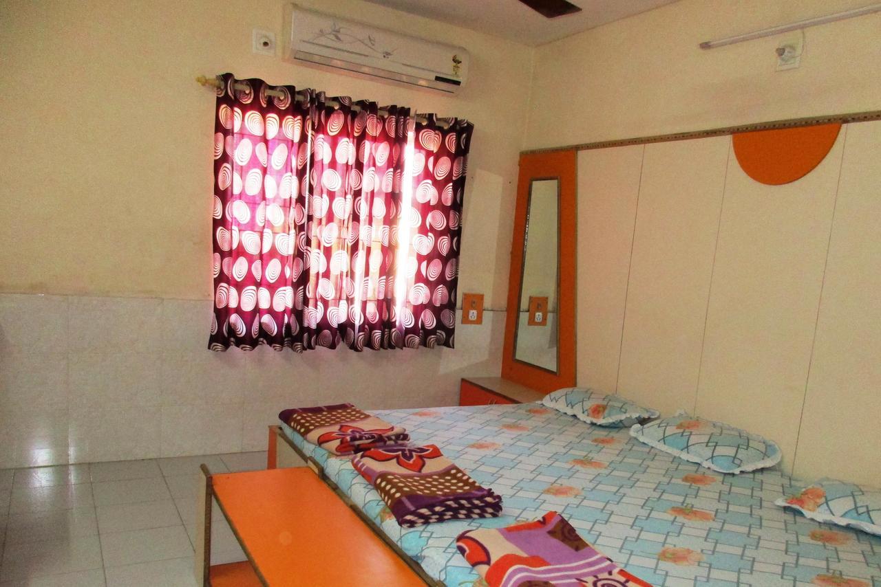 Hotel Devang Dwārka Bagian luar foto