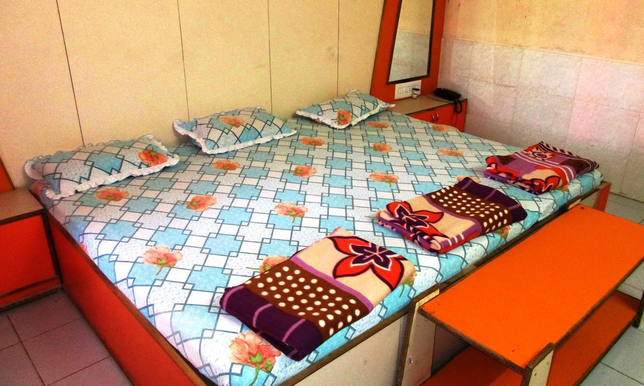 Hotel Devang Dwārka Bagian luar foto